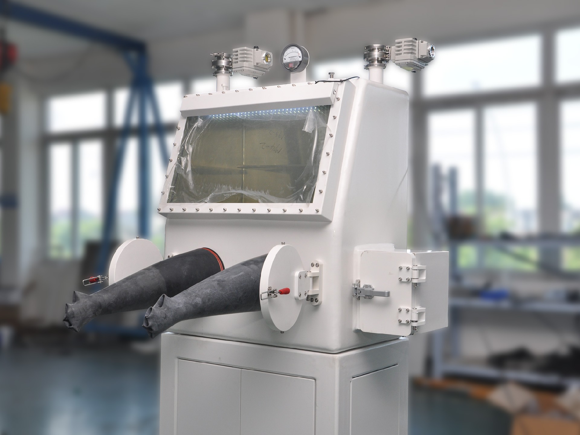 Customized shielding glove box and customized thin-walled glove box for nuclear power research institute